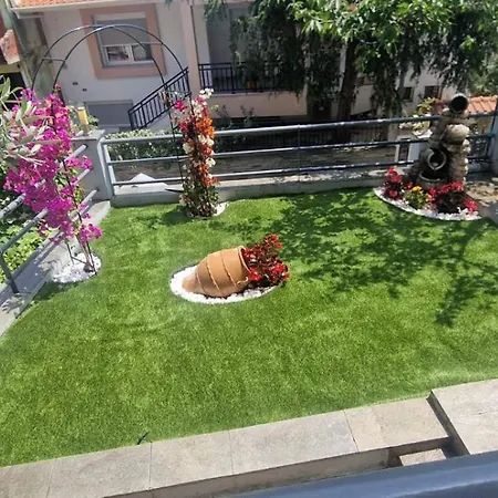 Apartament Dinos House *